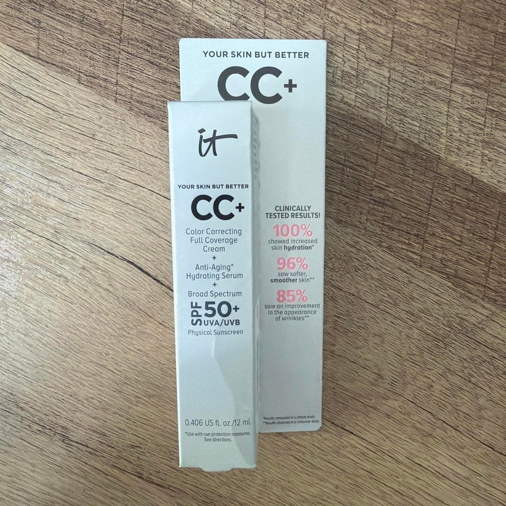 It Cosmetics CC+ Hydrating Hypoallergenic SPF50 Sunscreen Neutral Tan Foundation